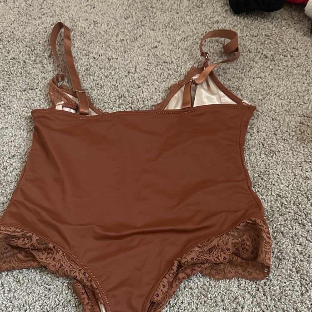 Lace Trim Bodysuit in Rust Brown - Picture 3 of 3